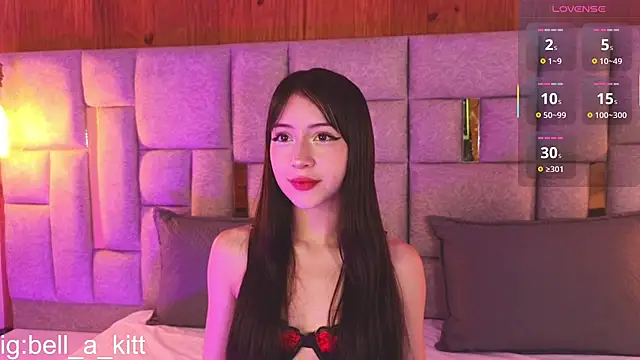 Snapshot of bella_kittyy_ chatting on November 2025 05:19:02 AM bella kittyy online show from November 2025 05:19:02 AM