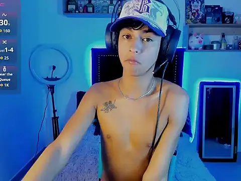 Snapshot of Alejo_Desire chatting on November 2025 07:38:02 AM Alejo Desire online show from November 2025 07:38:02 AM