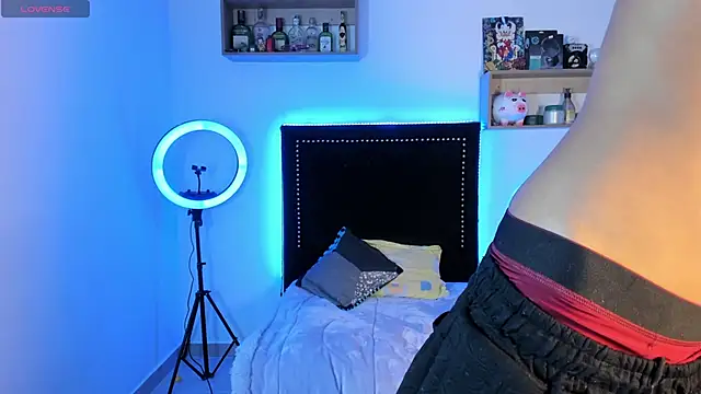 Snapshot of Alejo_Desire chatting on November 2025 05:42:02 AM Alejo Desire online show from November 2025 05:42:02 AM