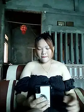 mai-cute online show from October 2025 02:47:02 AM