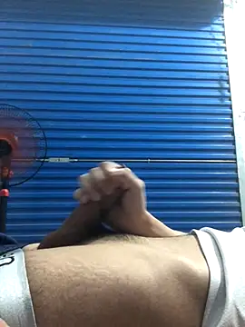 Snapshot of liamhn2k4 chatting on October 2025 02:29:01 PM liamhn2k4 online show from October 2025 02:29:01 PM