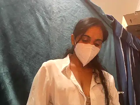 shainiasha1 online show from May 2026 05:32:02 PM
