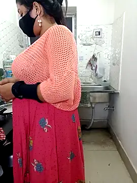 Cuty-Lina online show from November 2025 02:41:02 PM