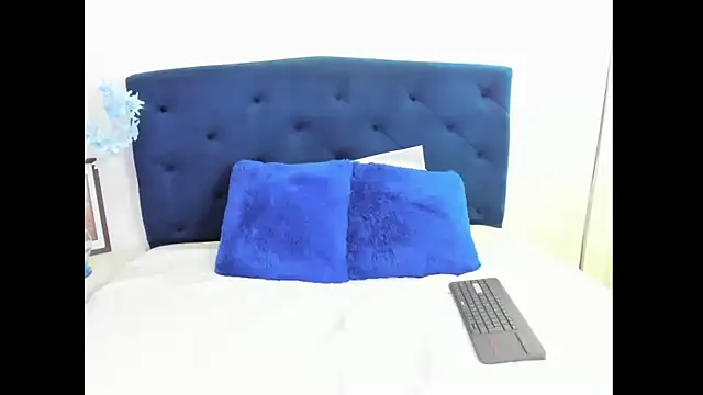 Snapshot of Scarlett_Glows1 chatting on October 2025 10:58:01 PM Scarlett Glows1 online show from October 2025 10:58:01 PM