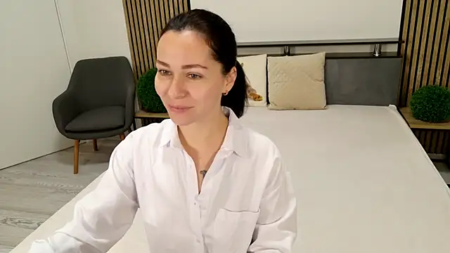 DitaNoir online show from November 2025 09:00:02 AM