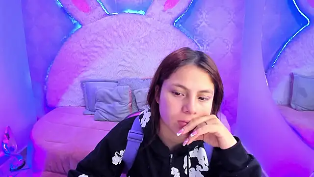 valentina clk online show from March 2026 01:13:02 PM