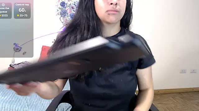 Snapshot of DANYXS chatting on November 2025 12:11:01 PM DANYXS online show from November 2025 12:11:01 PM