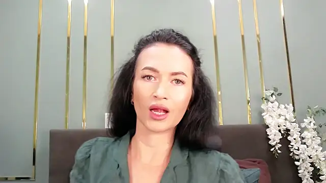 Snapshot of JaneWalch chatting on November 2025 10:48:02 AM JaneWalch online show from November 2025 10:48:02 AM