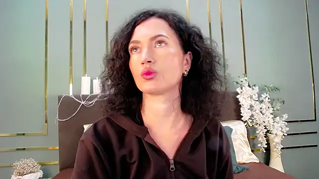 Snapshot of JaneWalch chatting on December 2025 10:20:02 AM JaneWalch online show from December 2025 10:20:02 AM