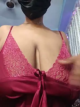 Snapshot of Desi_Maya69 chatting on June 2026 04:40:01 AM Desi Maya69 online show from June 2026 04:40:01 AM