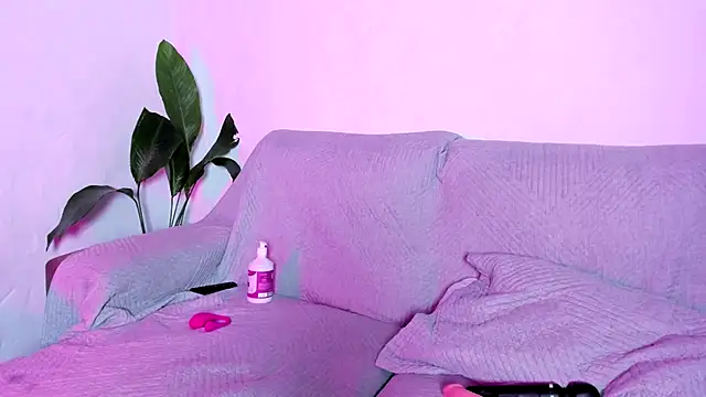 Snapshot of Elli_Chique chatting on December 2025 02:33:02 PM Elli Chique online show from December 2025 02:33:02 PM