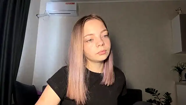 Snapshot of WrithenStub chatting on November 2025 07:22:01 AM WrithenStub online show from November 2025 07:22:01 AM