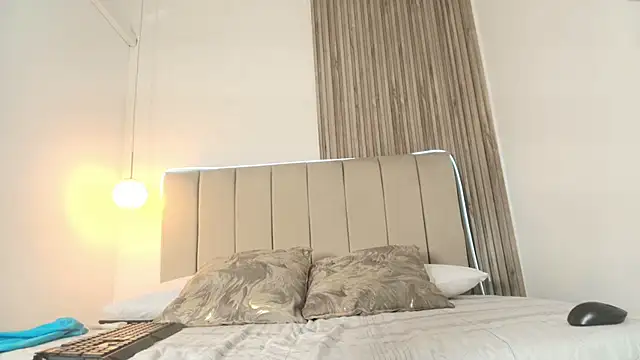 EvaaSinclair online show from March 2026 08:04:02 PM