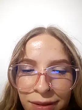 Snapshot of bambiluly chatting on October 2025 02:12:02 AM bambiluly online show from October 2025 02:12:02 AM