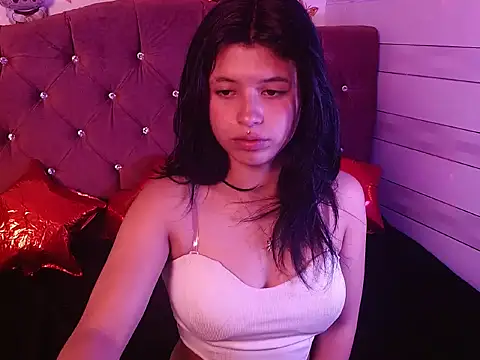 Snapshot of petite_coral chatting on November 2025 05:02:02 PM petite coral online show from November 2025 05:02:02 PM