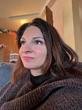 kinkysarahx online show from April 2026 02:06:01 PM