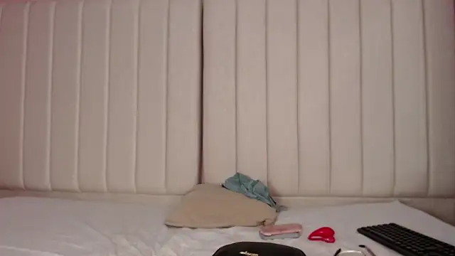 miel alisha online show from November 2025 12:48:02 PM