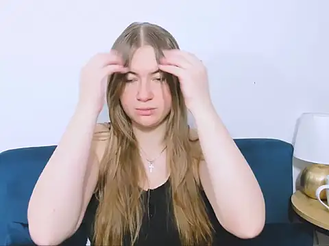 LeaNaughty online show from November 2025 07:00:02 AM