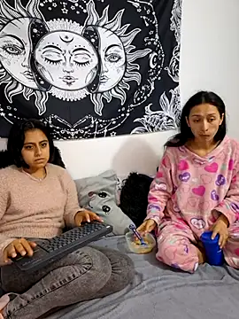 emily n abby online show from June 2026 01:45:02 PM
