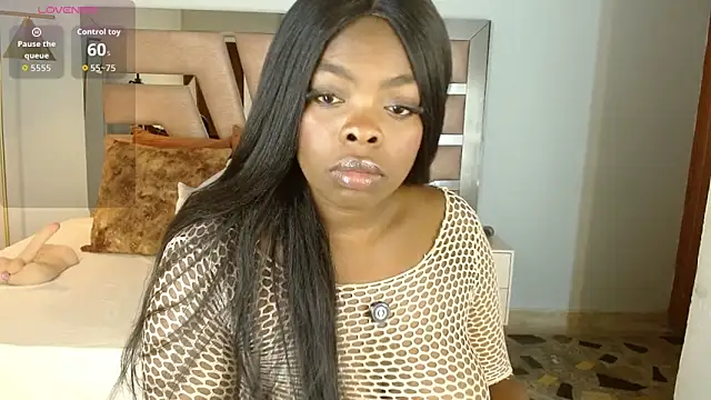 Maiacharris  online show from October 2025 07:40:01 PM