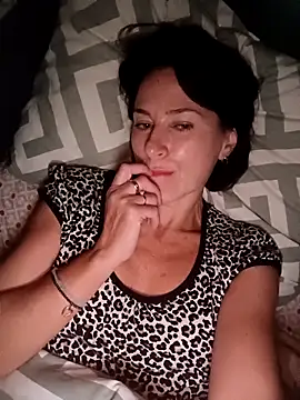 Snapshot of Luna_7777 chatting on October 2025 10:42:02 PM Luna 7777 online show from October 2025 10:42:02 PM