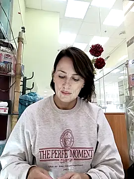 Snapshot of Luna_7777 chatting on October 2025 10:34:02 AM Luna 7777 online show from October 2025 10:34:02 AM