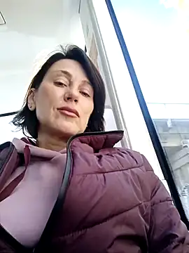 Snapshot of Luna_7777 chatting on October 2025 09:43:01 AM Luna 7777 online show from October 2025 09:43:01 AM