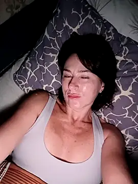 Snapshot of Luna_7777 chatting on November 2025 11:29:01 PM Luna 7777 online show from November 2025 11:29:01 PM