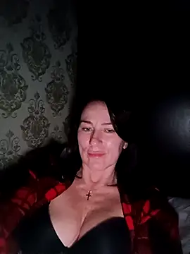 Luna 7777 online show from April 2026 08:00:02 PM