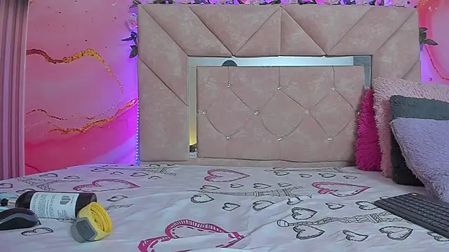 mia  blaze   online show from December 2025 03:11:02 AM