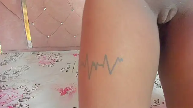 mia  blaze   online show from April 2026 03:00:02 AM