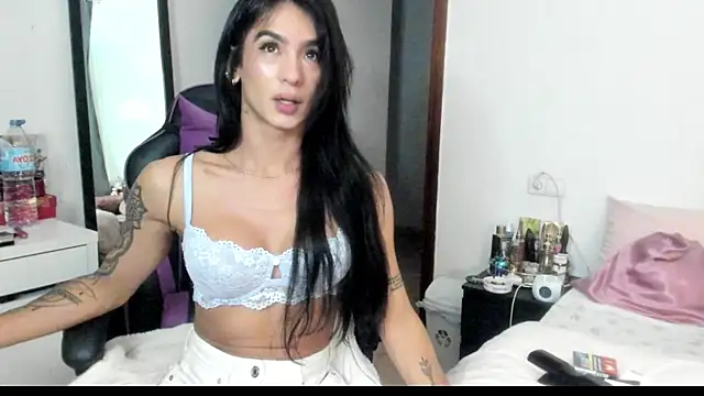 TellmeCatt online show from October 2025 11:49:02 PM