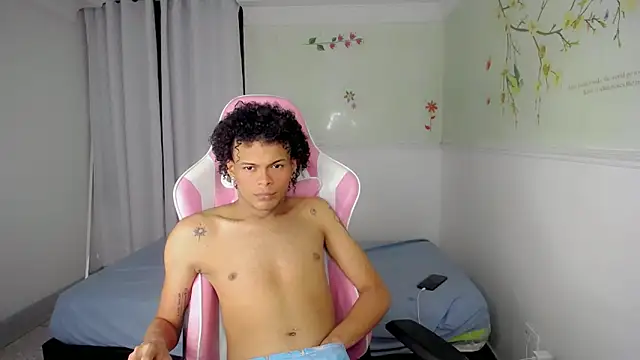 chloe king online show from December 2025 09:42:02 PM