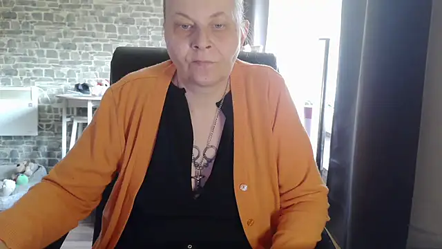 Snapshot of Diamond_Bite chatting on October 2025 08:25:02 AM Diamond Bite online show from October 2025 08:25:02 AM