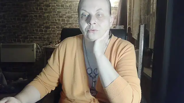 Snapshot of Diamond_Bite chatting on October 2025 08:27:02 PM Diamond Bite online show from October 2025 08:27:02 PM