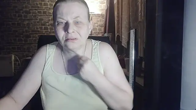 Snapshot of Diamond_Bite chatting on October 2025 09:31:02 PM Diamond Bite online show from October 2025 09:31:02 PM