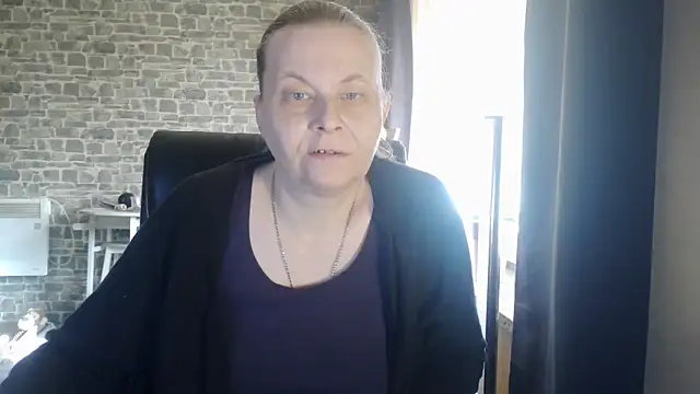 Snapshot of Diamond_Bite chatting on October 2025 08:38:01 AM Diamond Bite online show from October 2025 08:38:01 AM