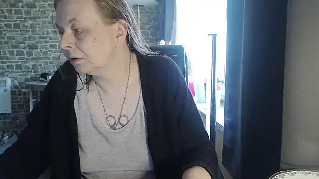 Snapshot of Diamond_Bite chatting on October 2025 09:33:01 AM Diamond Bite online show from October 2025 09:33:01 AM