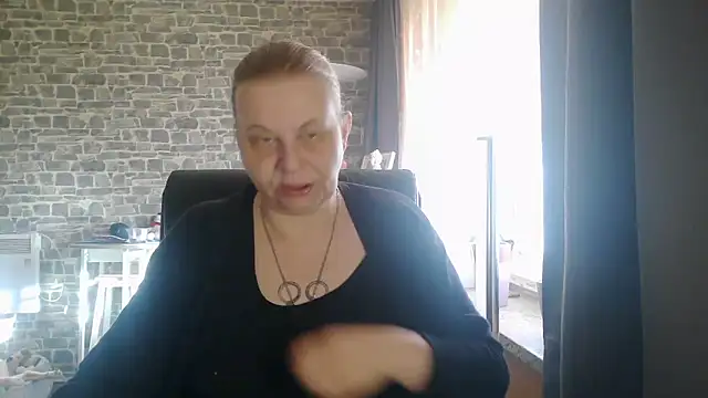 Snapshot of Diamond_Bite chatting on November 2025 07:54:01 AM Diamond Bite online show from November 2025 07:54:01 AM