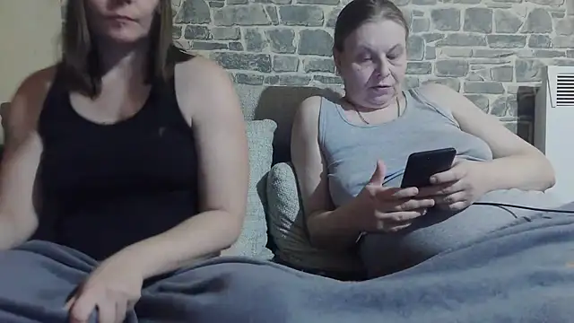 Snapshot of Diamond_Bite chatting on November 2025 05:00:01 PM Diamond Bite online show from November 2025 05:00:01 PM