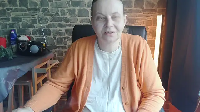 Snapshot of Diamond_Bite chatting on November 2025 08:50:02 AM Diamond Bite online show from November 2025 08:50:02 AM