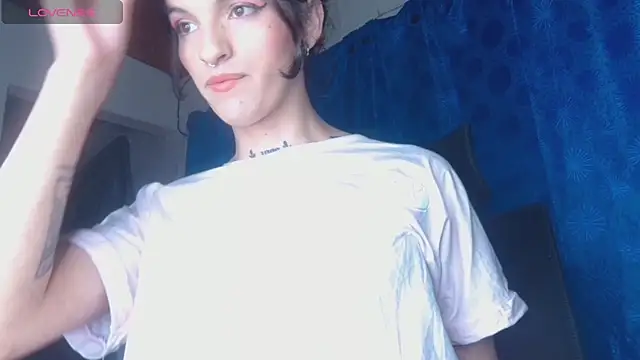 Snapshot of Scarlett_crastrawberry chatting on October 2025 06:03:02 PM Scarlett crastrawberry online show from October 2025 06:03:02 PM