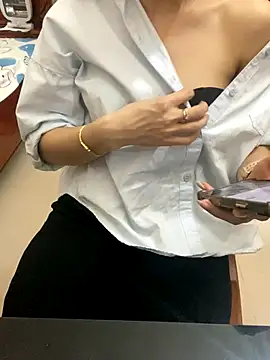 Phale2x online show from December 2025 10:11:02 AM