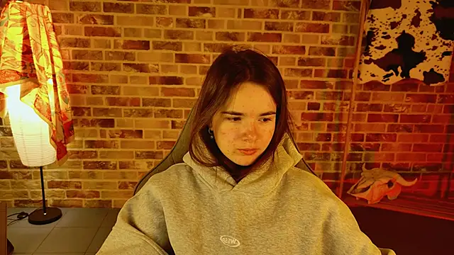 May Bloom online show from November 2025 05:17:01 AM