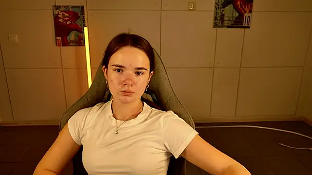 May Bloom online show from November 2025 05:06:02 AM