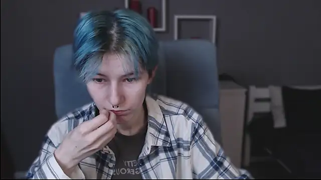 Snapshot of guitarandangell chatting on October 2025 09:52:02 AM guitarandangell online show from October 2025 09:52:02 AM