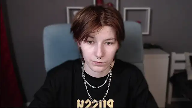 Snapshot of guitarandangell chatting on November 2025 06:44:01 AM guitarandangell online show from November 2025 06:44:01 AM