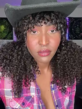 Snapshot of DaisyMynx chatting on October 2025 03:09:01 AM DaisyMynx online show from October 2025 03:09:01 AM