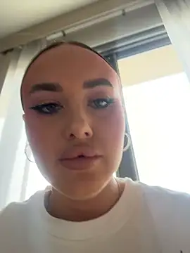 KiraSunshine online show from February 2026 04:30:01 AM