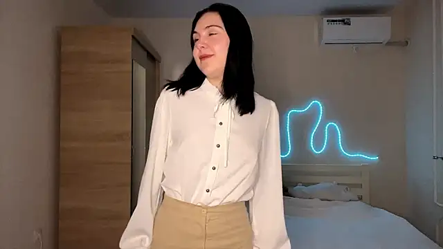 MyraLitterers online show from March 2026 04:13:01 PM